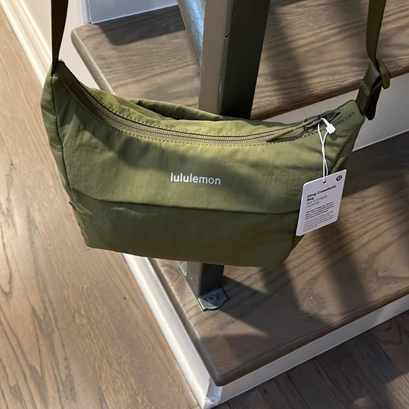 Lululemon Post Workout Bundle (Crossbody, Reusable Bag, and 2 Headbands) - Picture 5 of 10